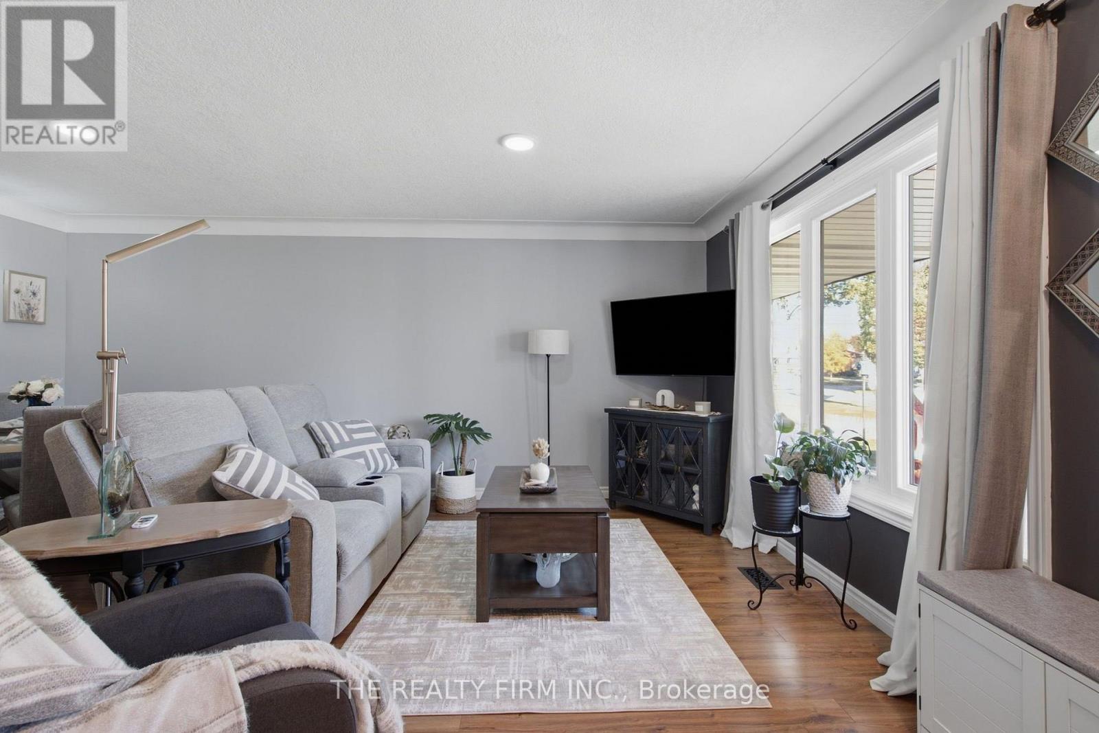 25 Queenston photo 4