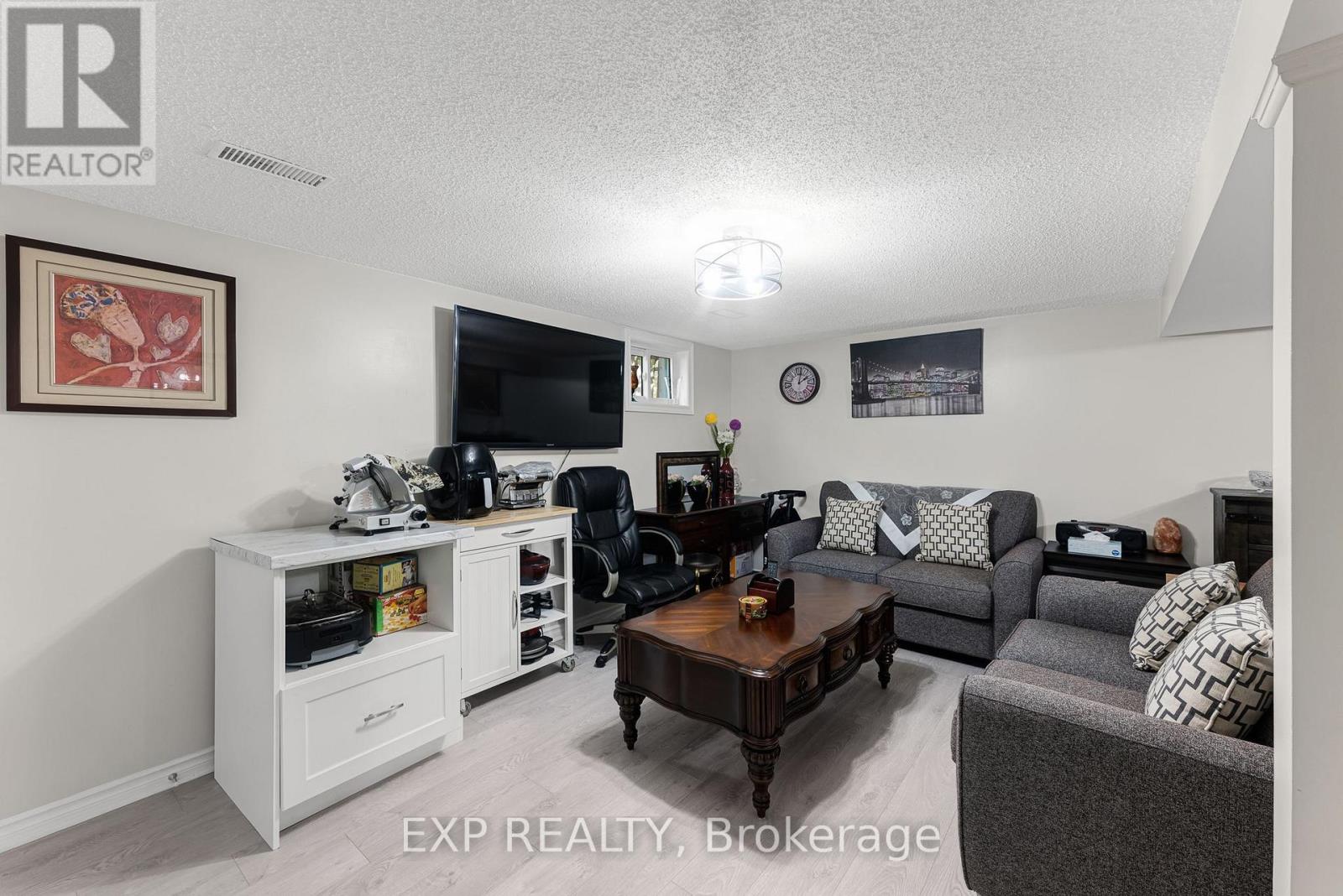 4 Burbank Circle, Adjala-Tosorontio, ON photo 28