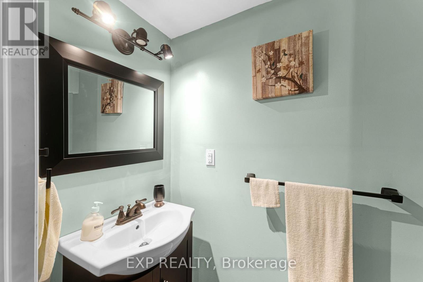 4 Burbank Circle, Adjala-Tosorontio, ON photo 31
