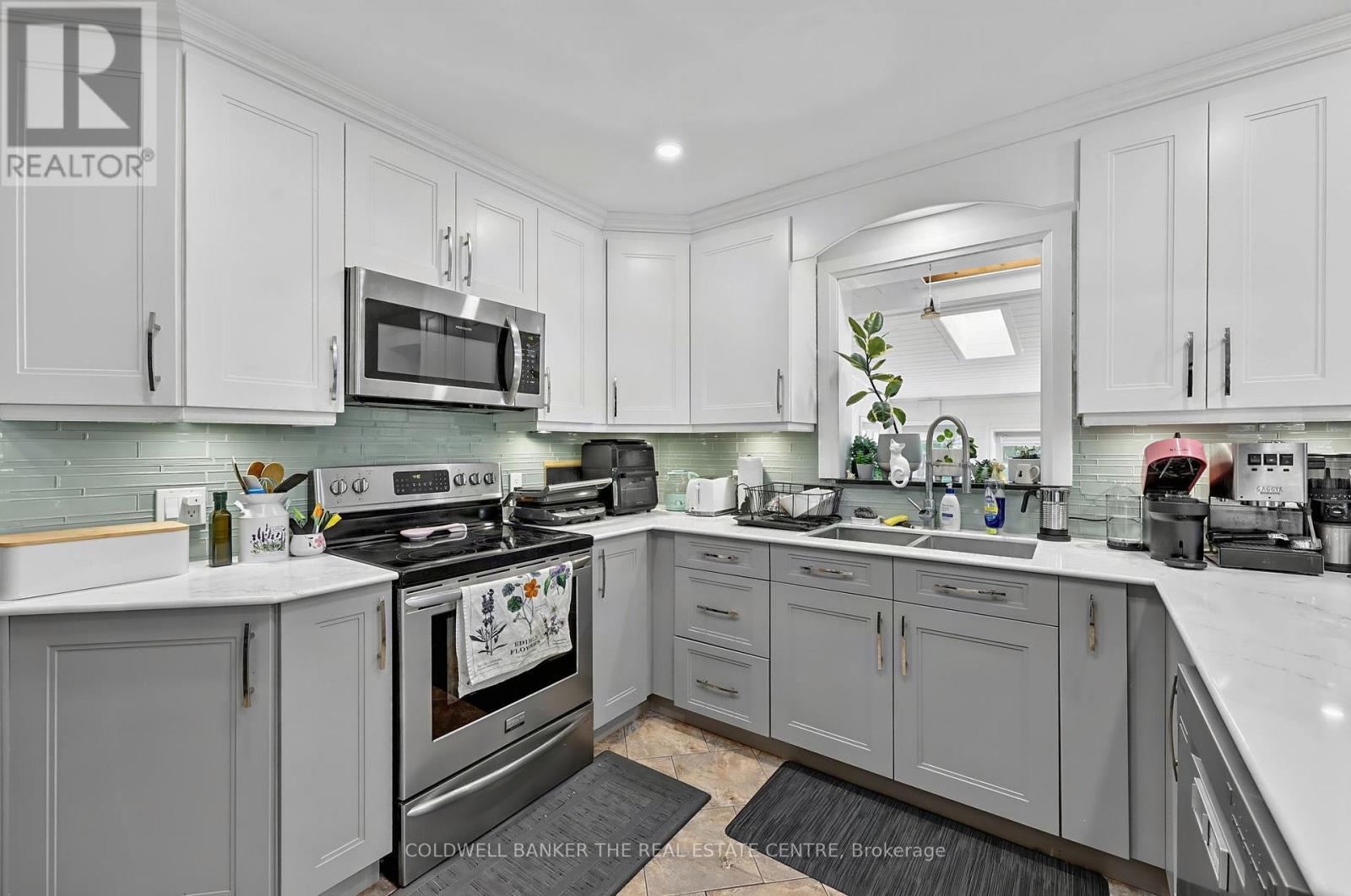 65 Millard Avenue, Newmarket, ON photo 10