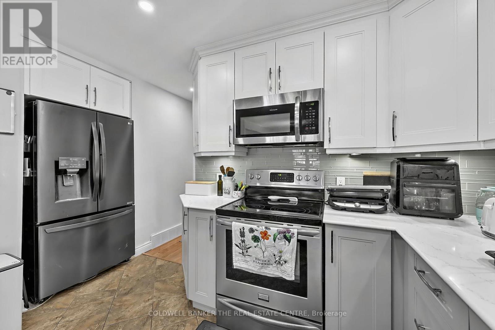 65 Millard Avenue, Newmarket, ON photo 11