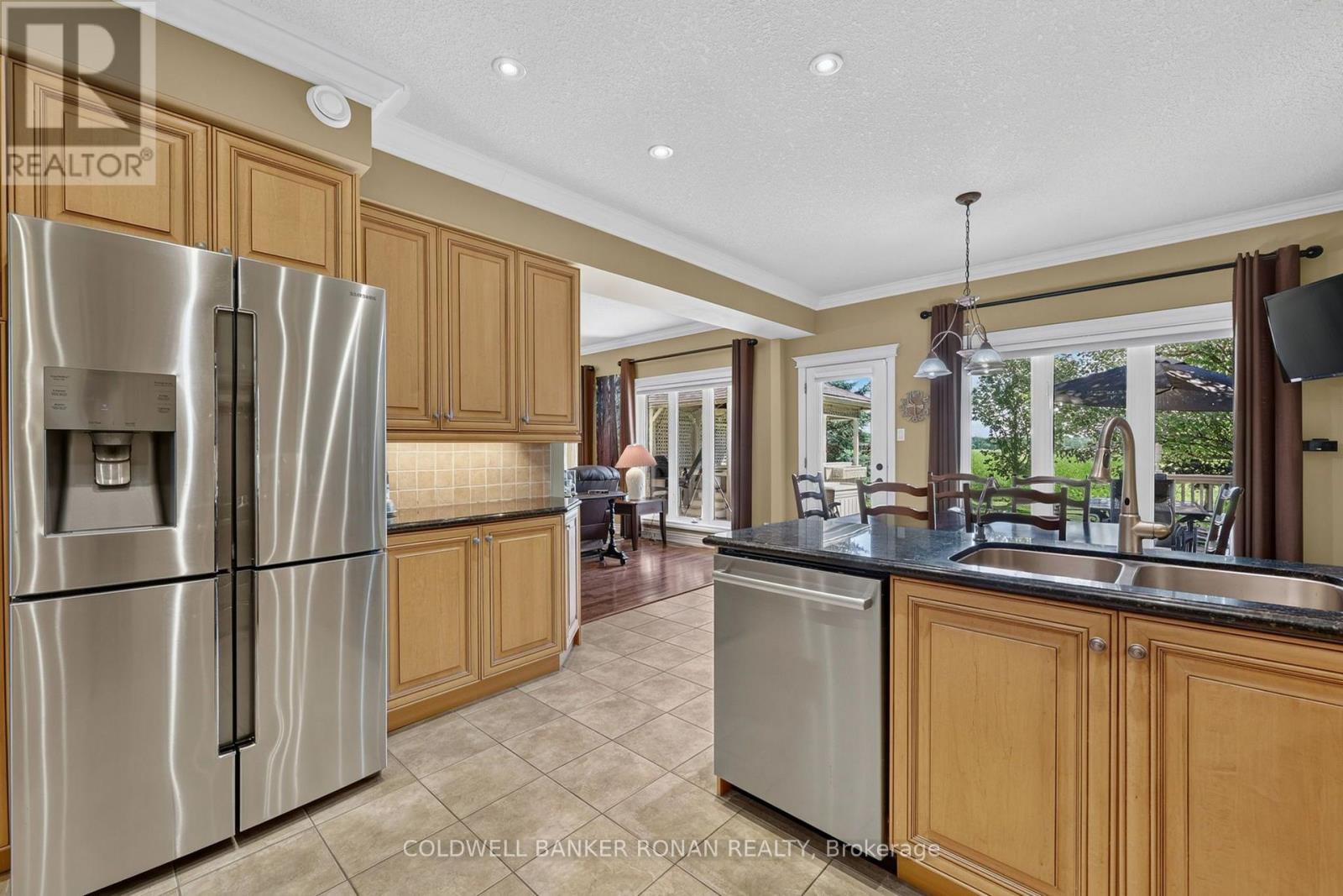 128 Denney Drive, Essa photo 13