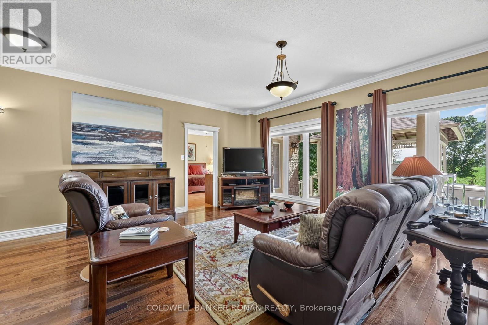128 Denney Drive, Essa photo 7