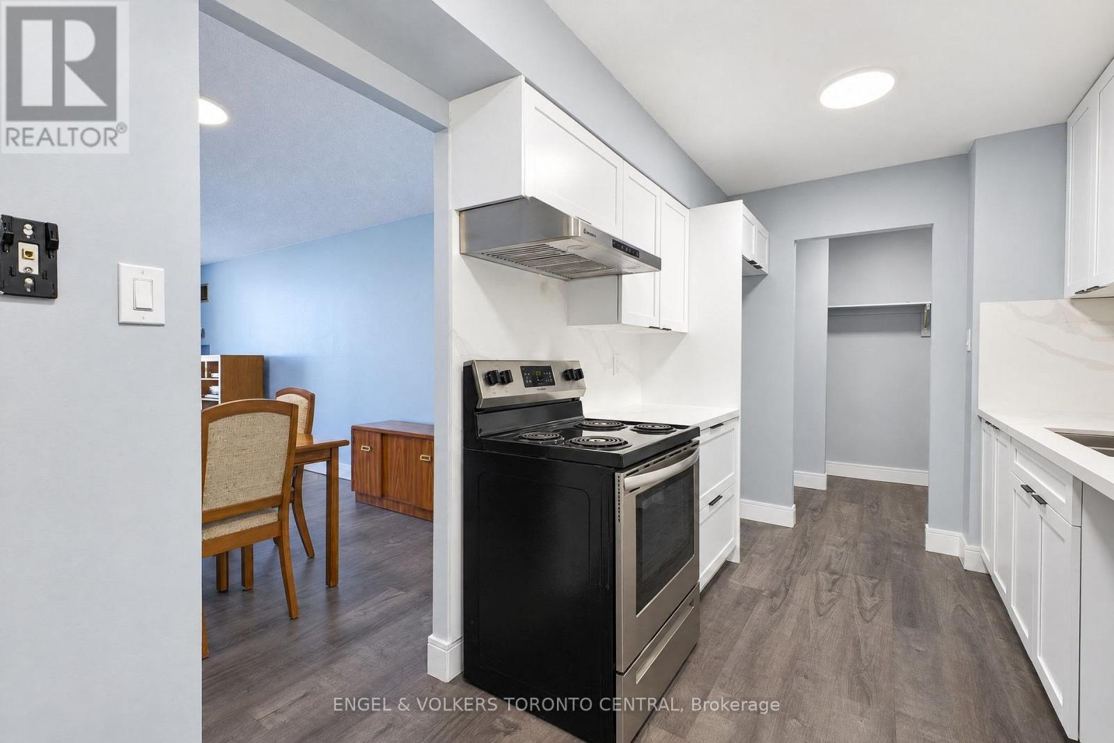 #606 15 SEWELLS ROAD - 15