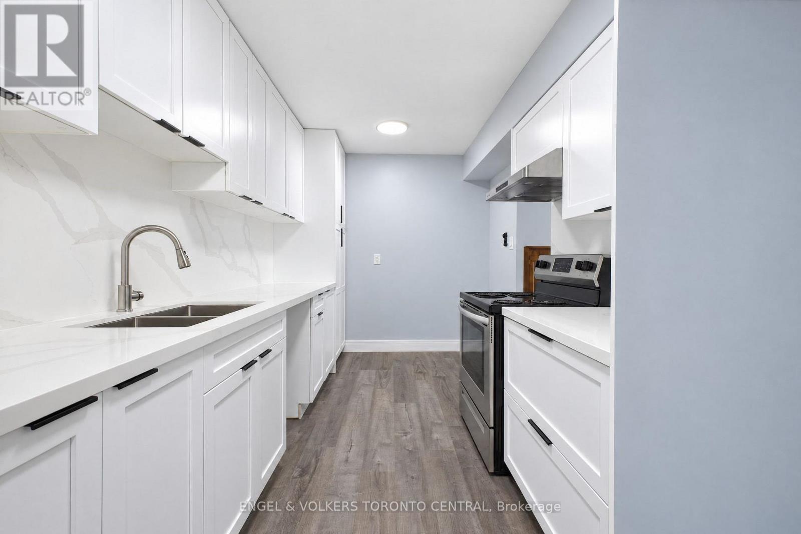 #606 15 SEWELLS ROAD - 16