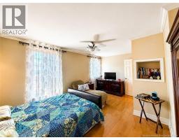 102 St. George, photo 24