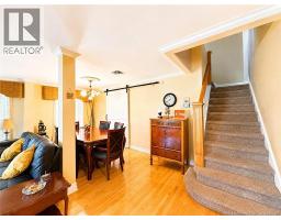 102 St George, photo 23