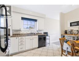 109 Oak Avenue, photo 11