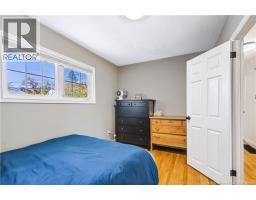 109 Oak Avenue, photo 19