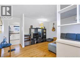 109 Oak Avenue, photo 7
