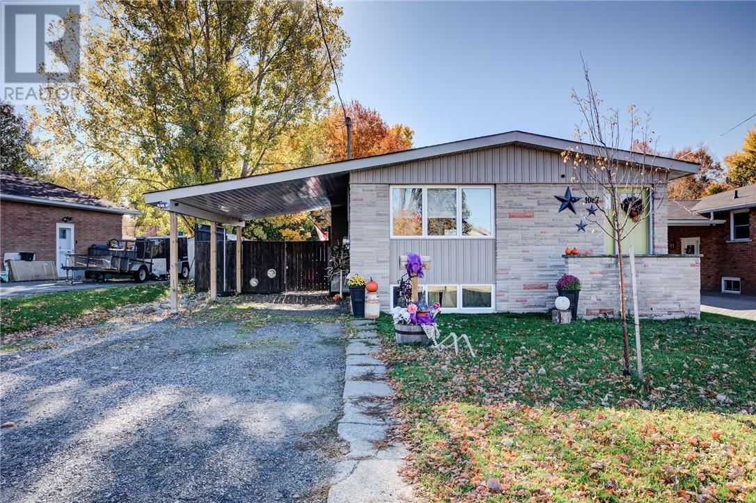 1087 Hawthorne Drive - 2