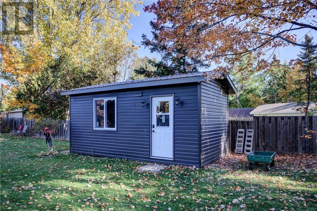 1087 Hawthorne Drive - 26