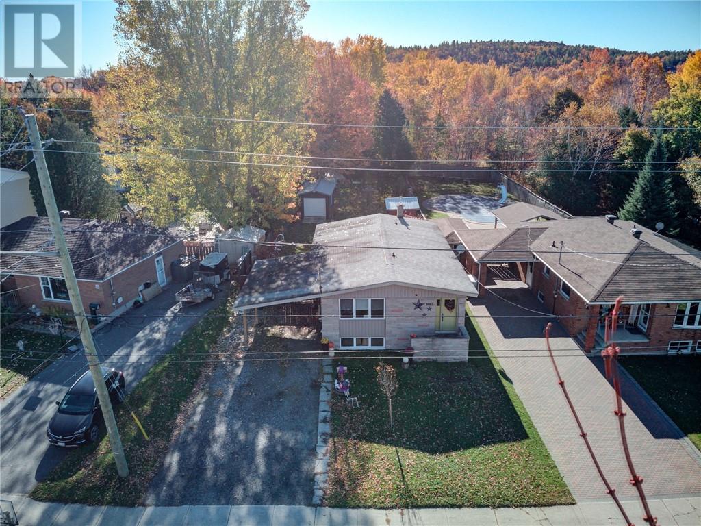 1087 Hawthorne Drive - 4