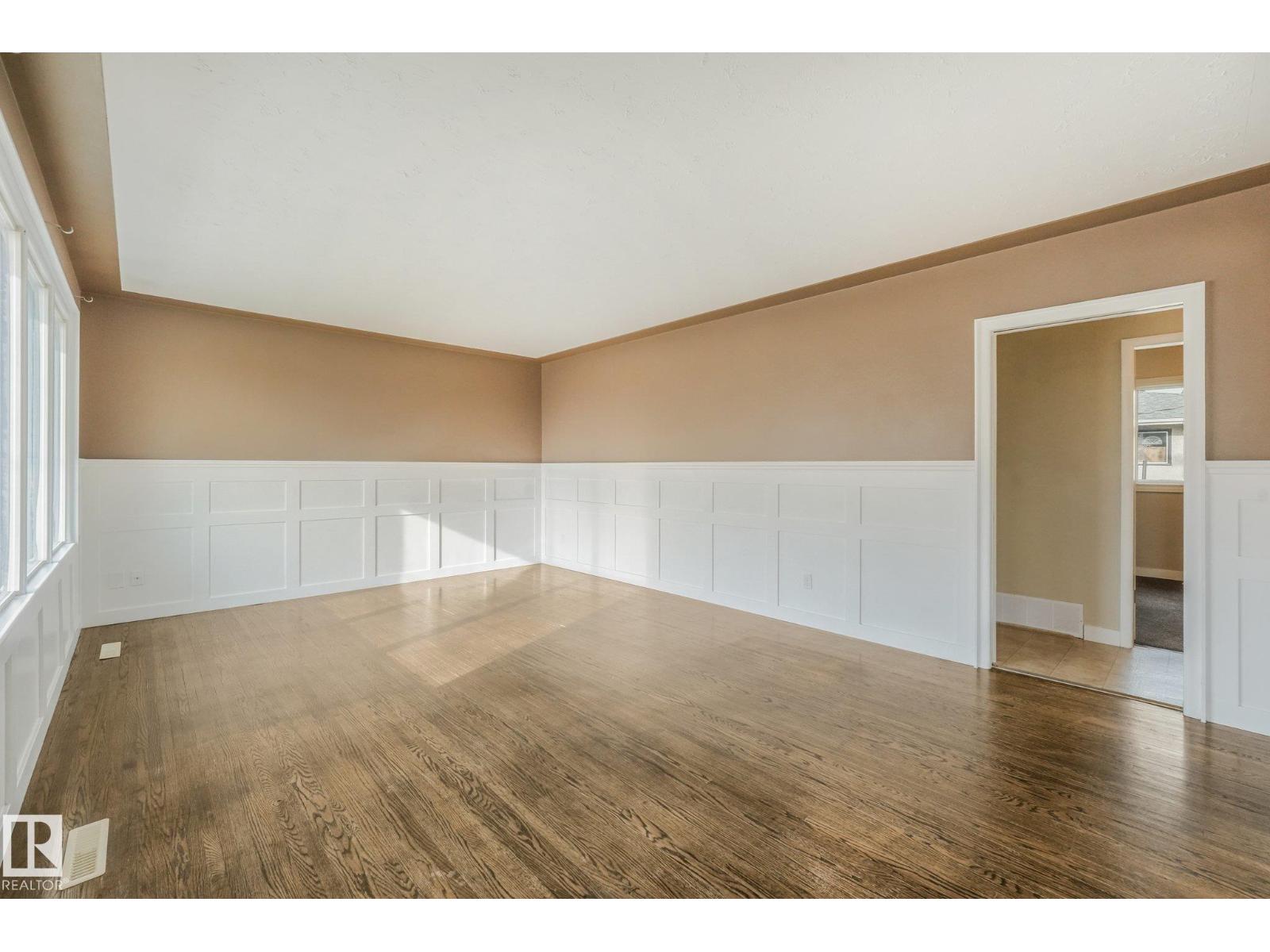 11308 129 Avenue NW, photo 12