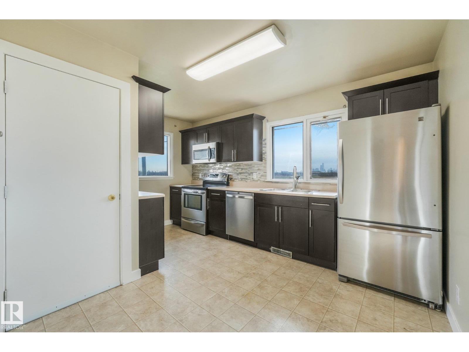 11308 129 Avenue NW, photo 15