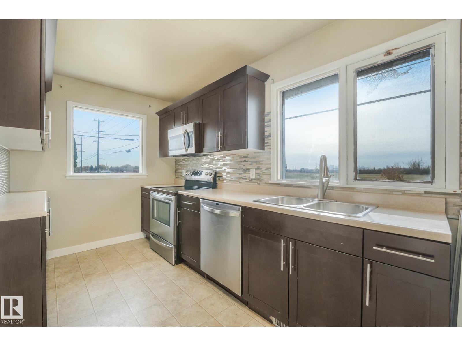 11308 129 Avenue NW, photo 17