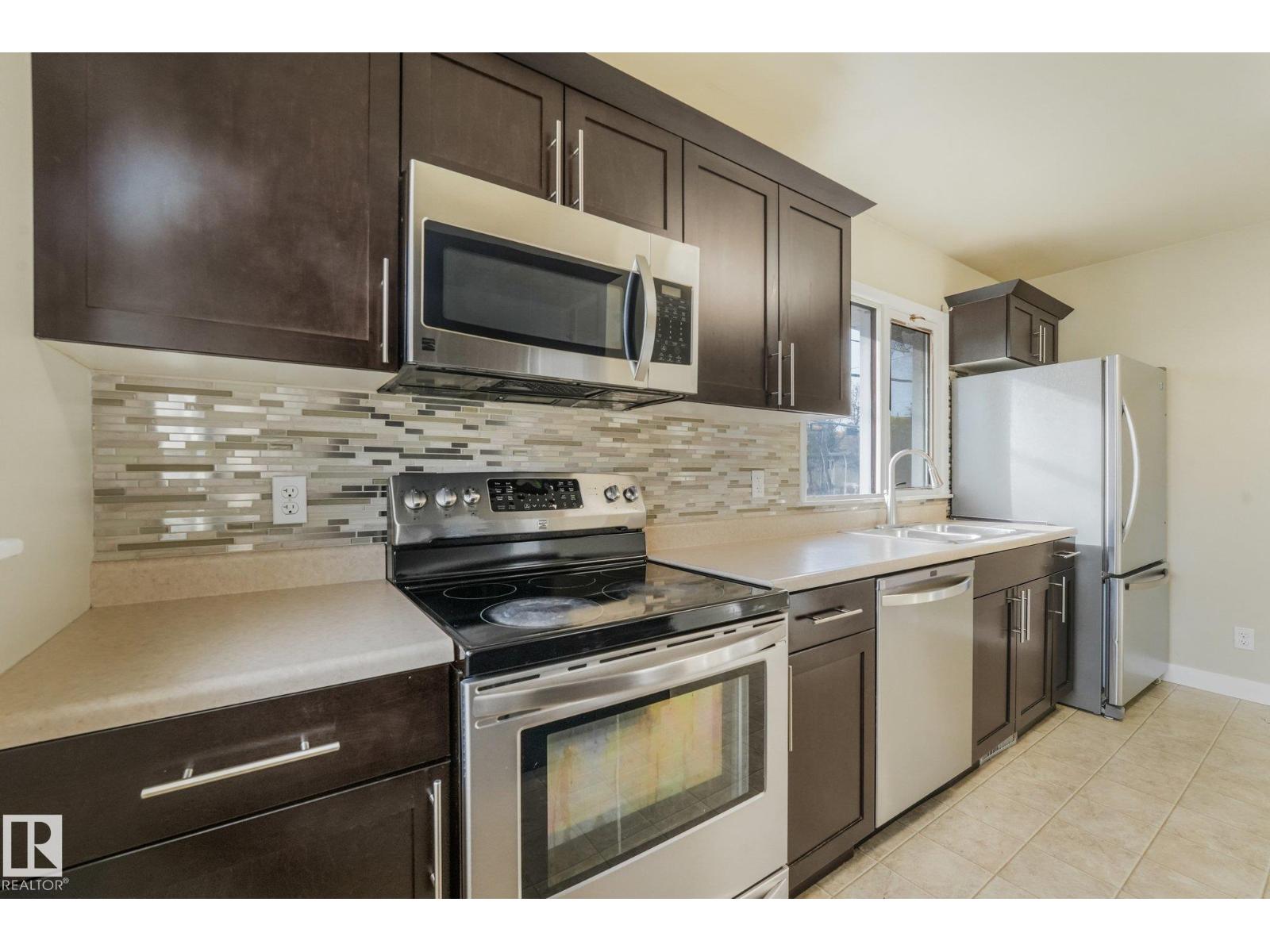 11308 129 Avenue NW, photo 18