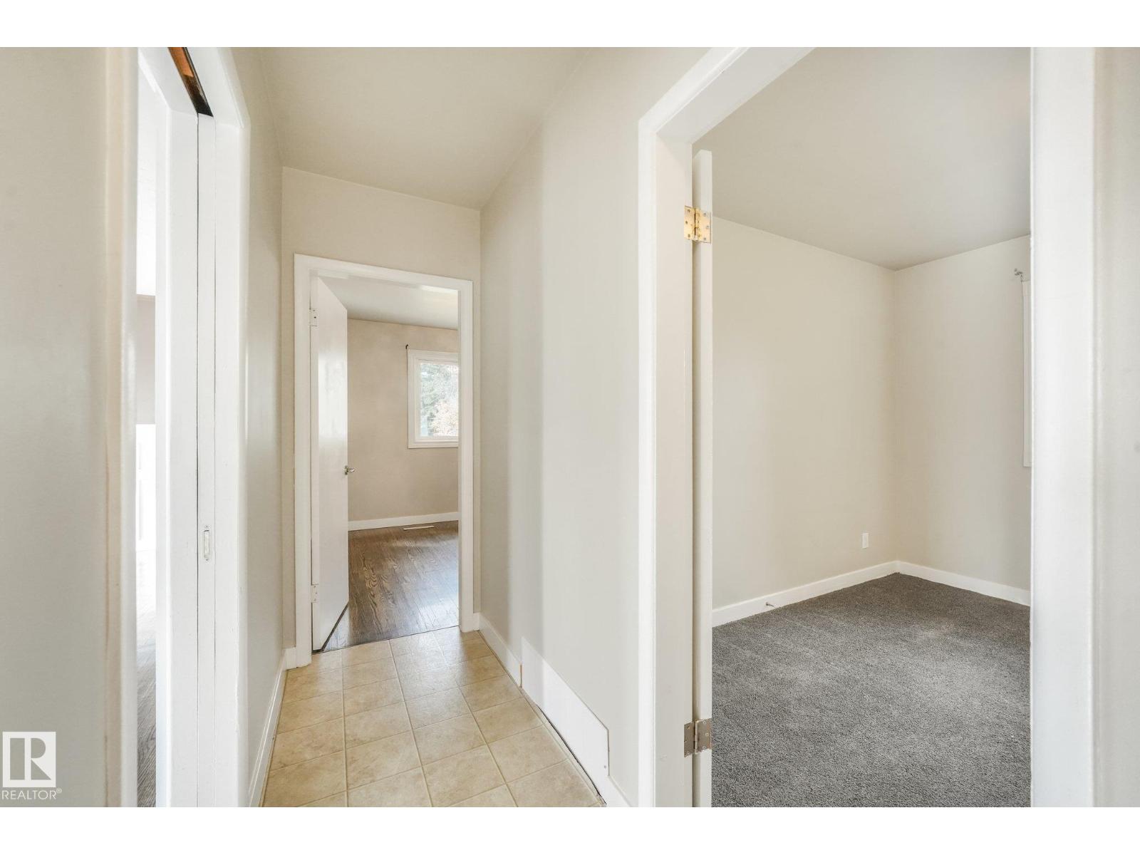 11308 129 Avenue NW, photo 22