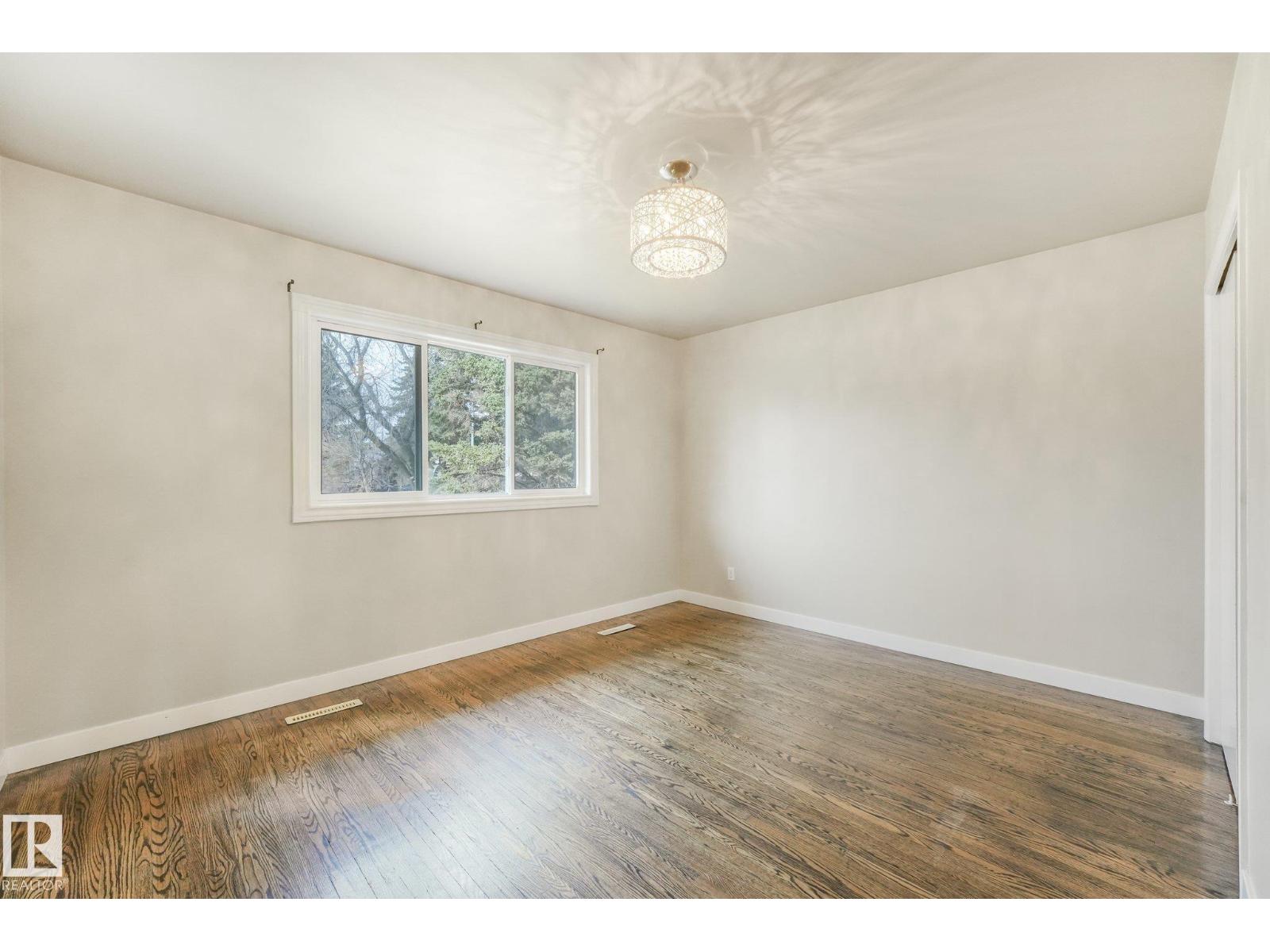 11308 129 Avenue NW, photo 23