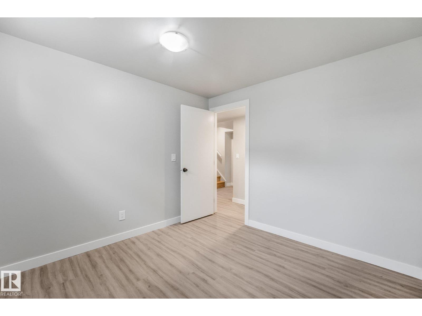 11308 129 Avenue NW, photo 36
