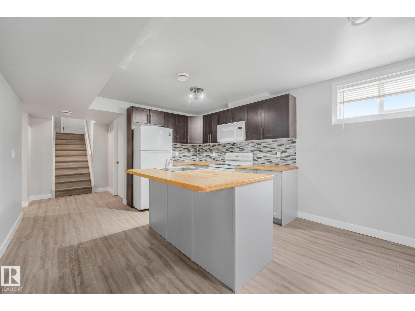 11308 129 Avenue NW, photo 43