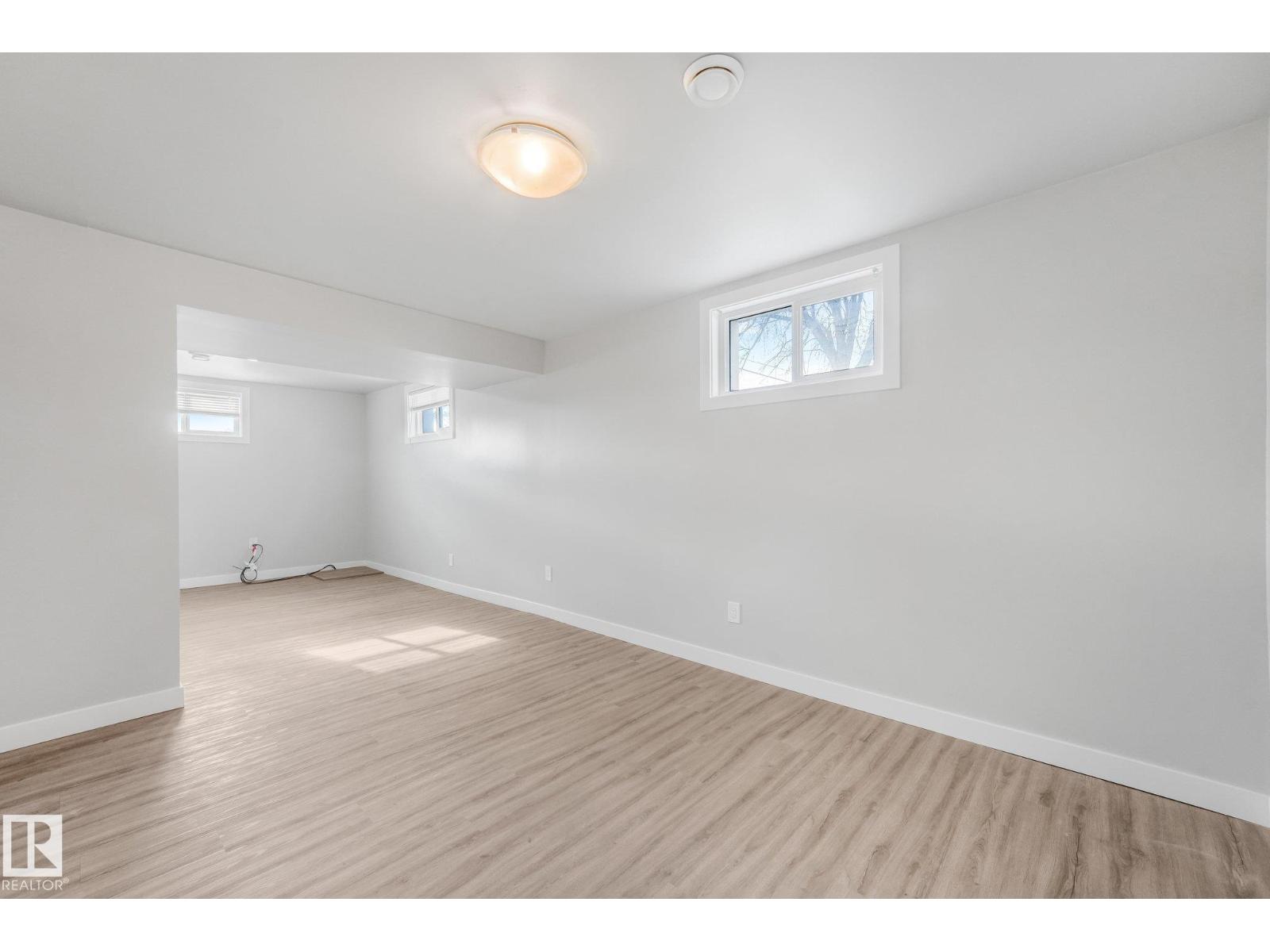 11308 129 Avenue NW, photo 47