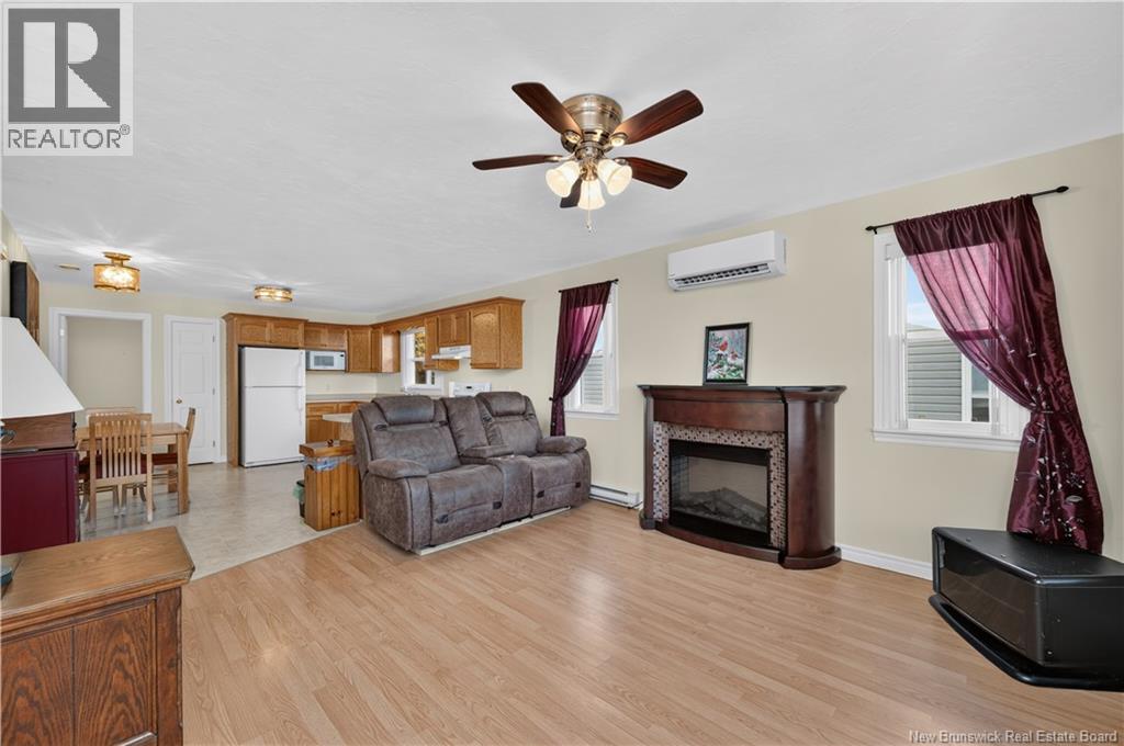 104 Colton photo 3