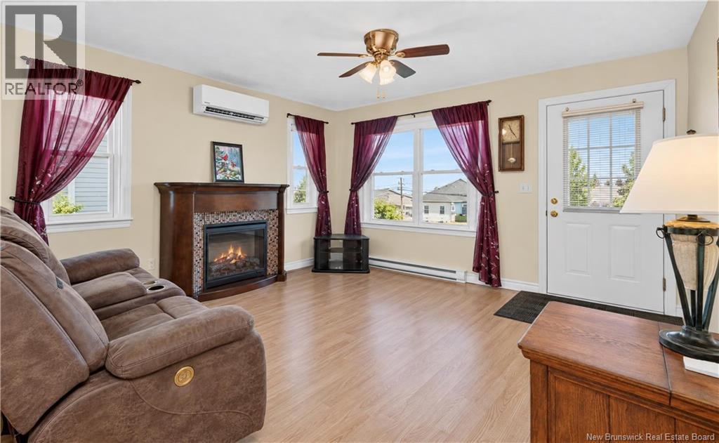 104 Colton photo 4