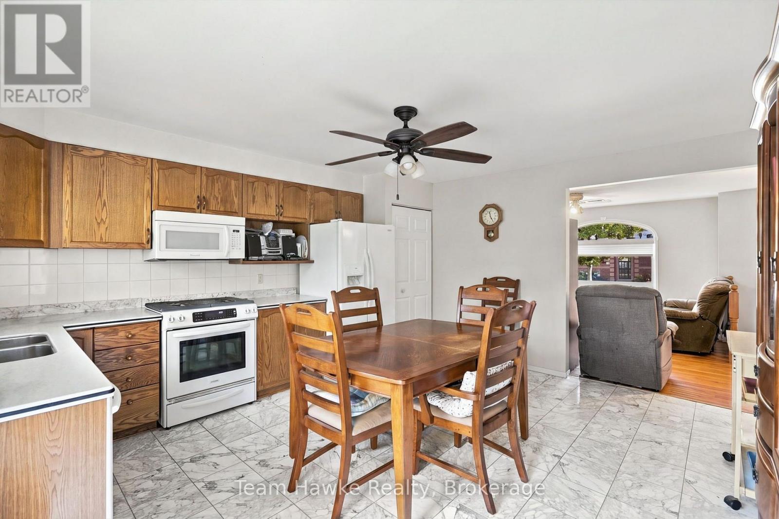 464 West Street, Tay photo 12
