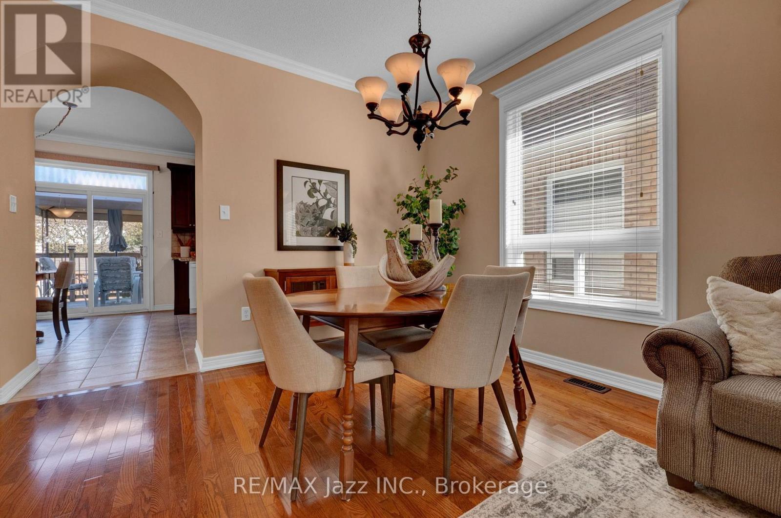128 Nelson Street, Clarington, ON photo 11