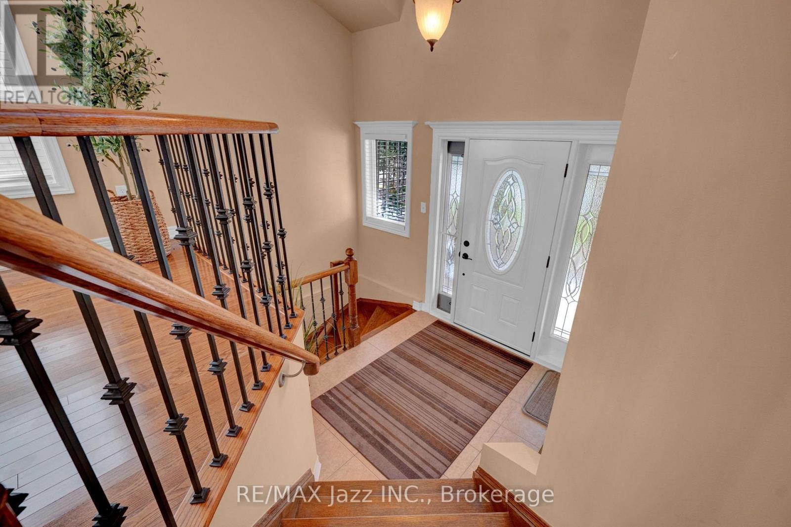 128 Nelson Street, Clarington, ON photo 4