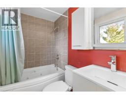 8 Forest Glen Crescent, Kitchener, ON N2N1C8 Photo 11