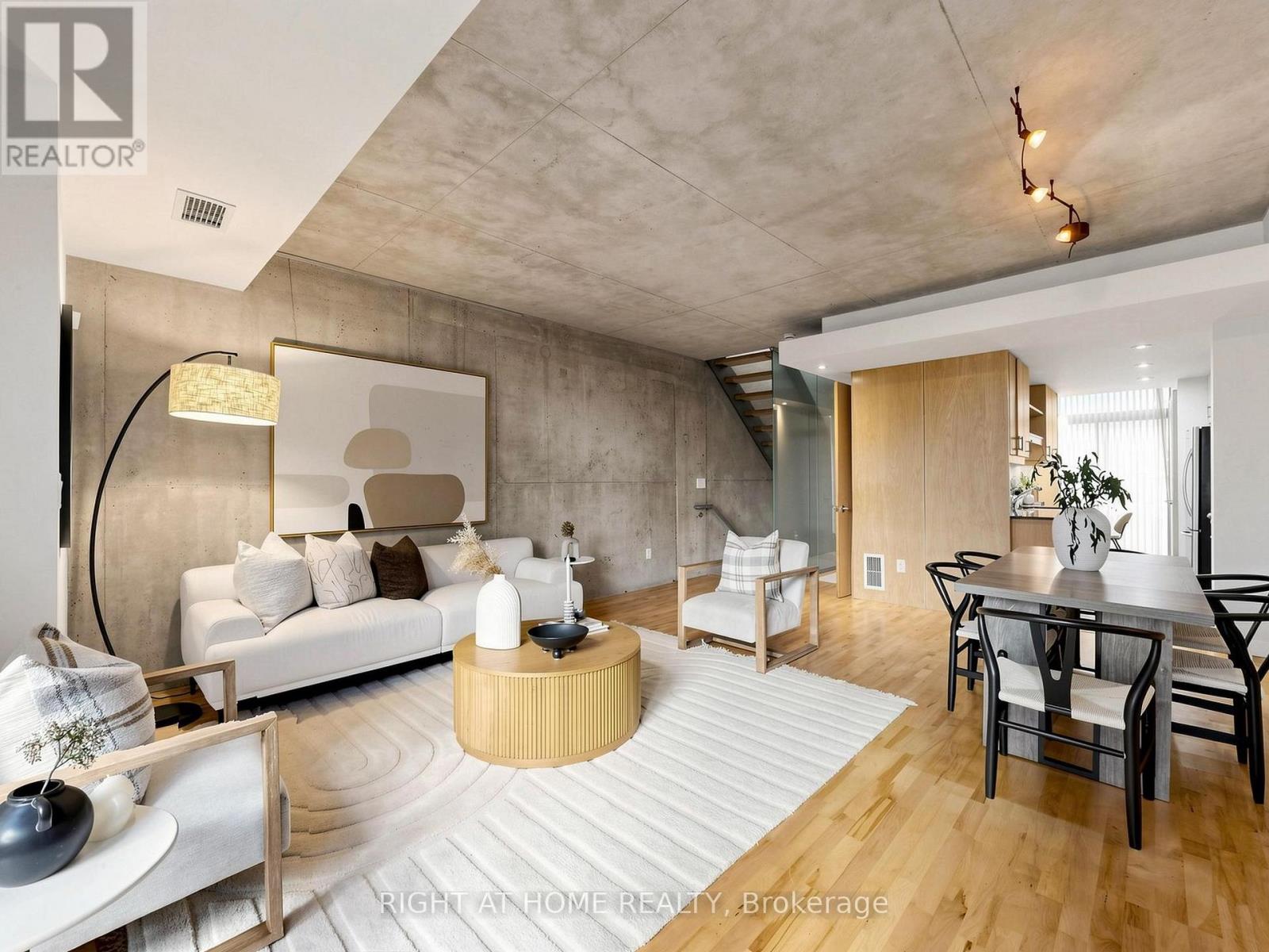 4- 295 Mutual Street, Toronto, ON photo 1
