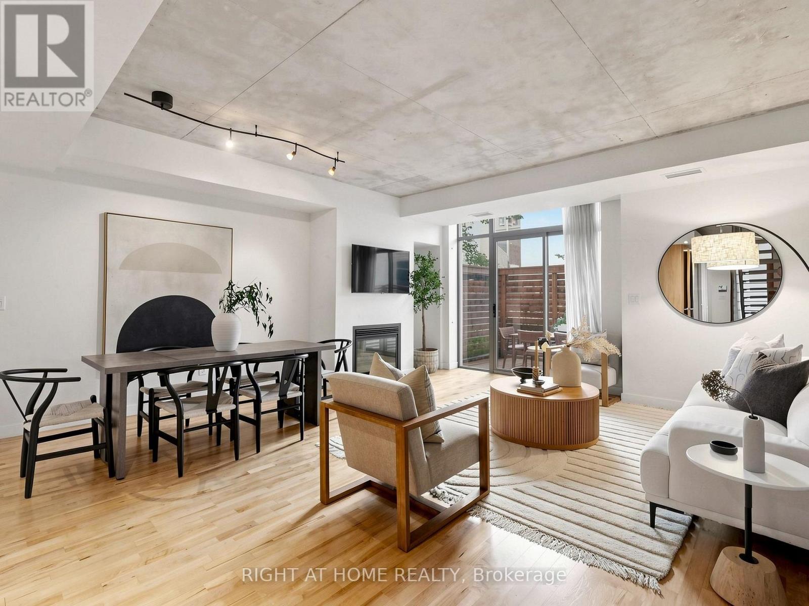 4- 295 Mutual Street, Toronto, ON photo 3