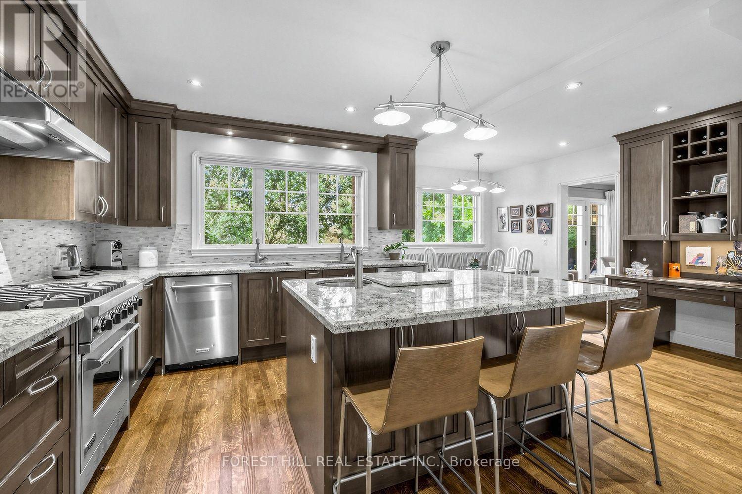 44 Ridge Hill Drive, Toronto, ON photo 10