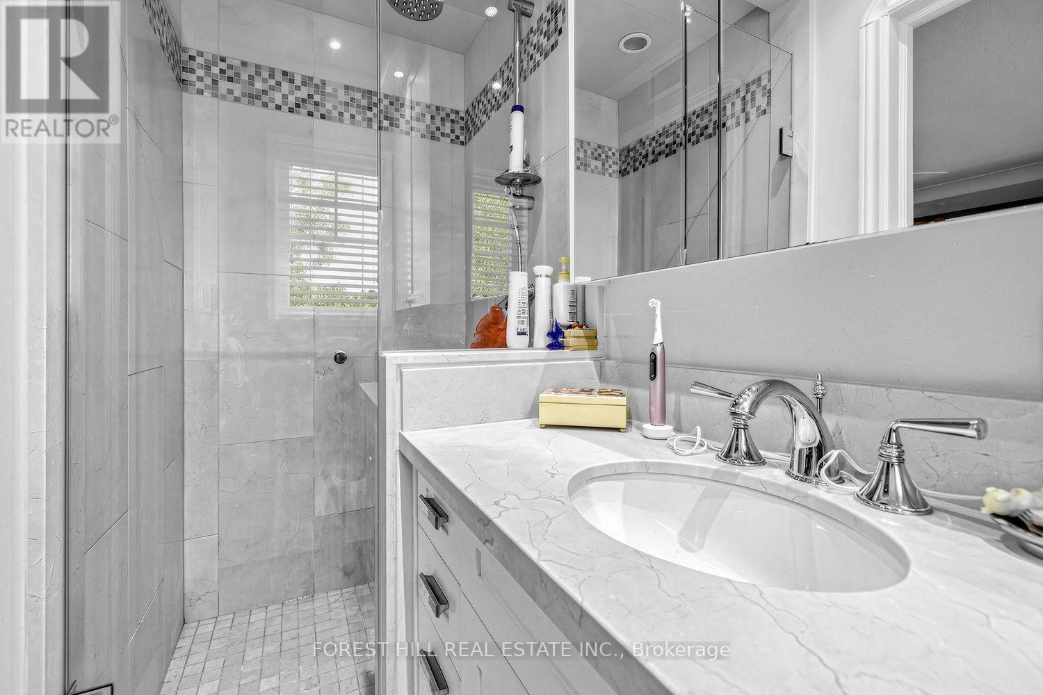 44 Ridge Hill Drive, Toronto, ON photo 13