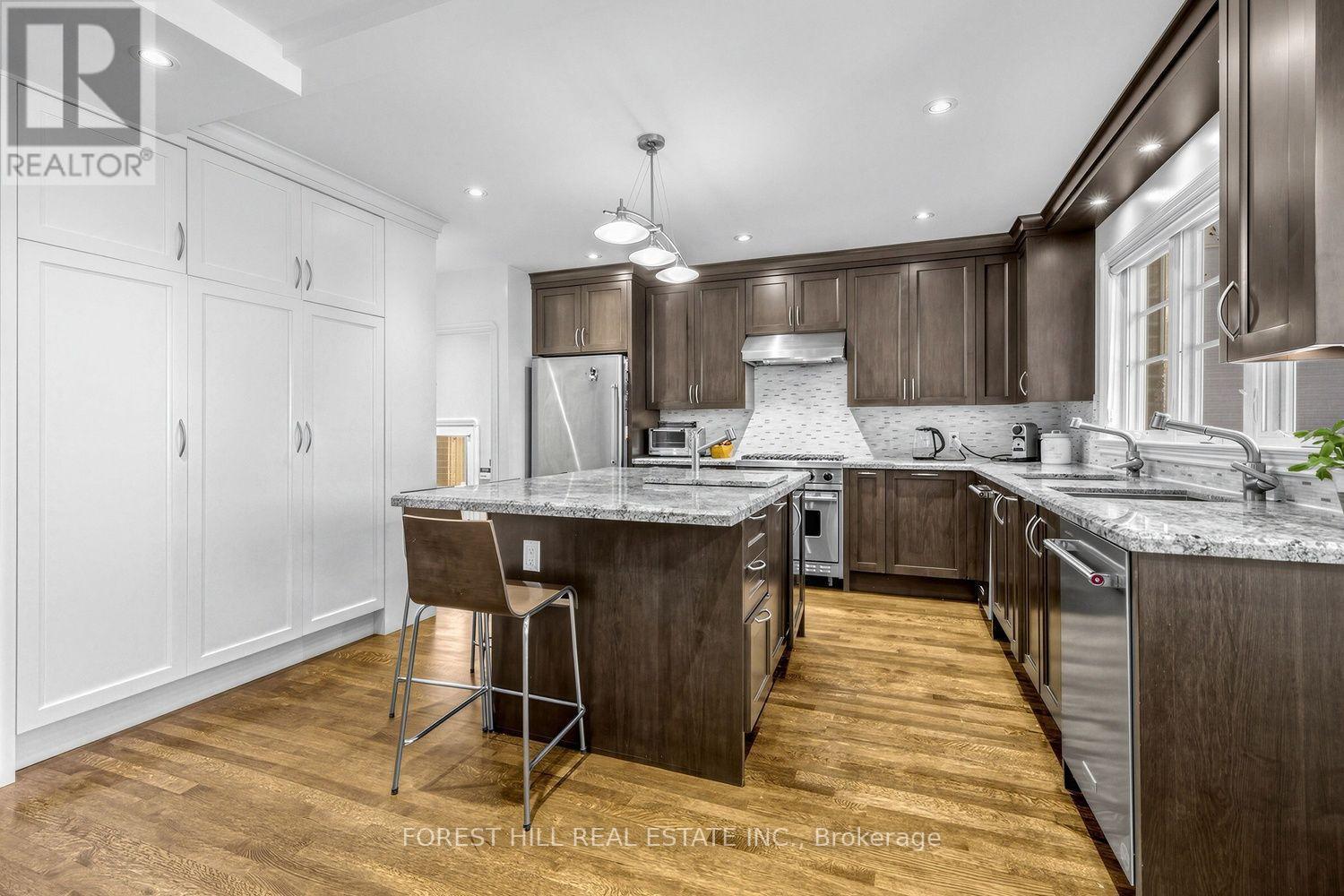 44 Ridge Hill Drive, Toronto, ON photo 9