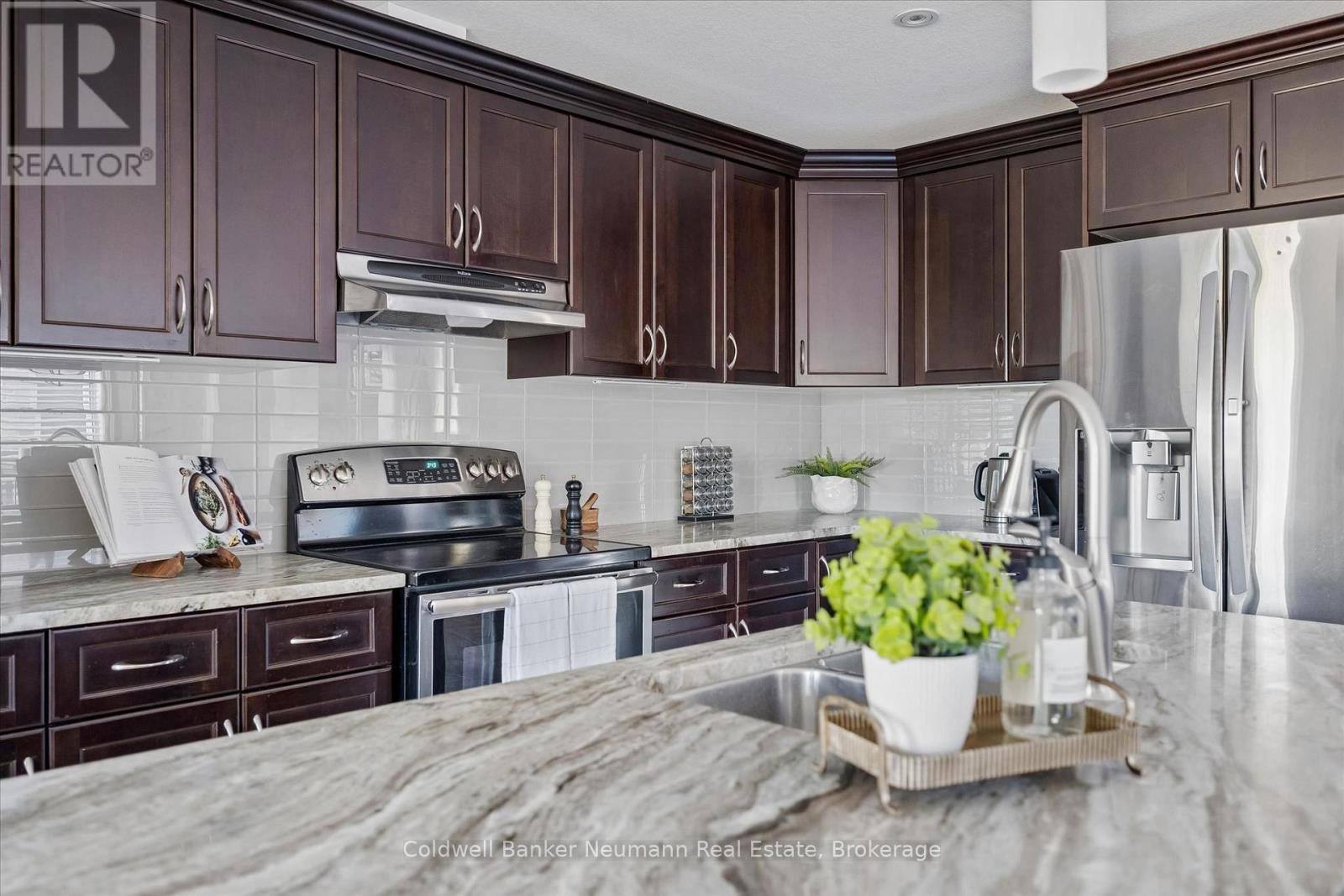 112 DAWES AVENUE - 16