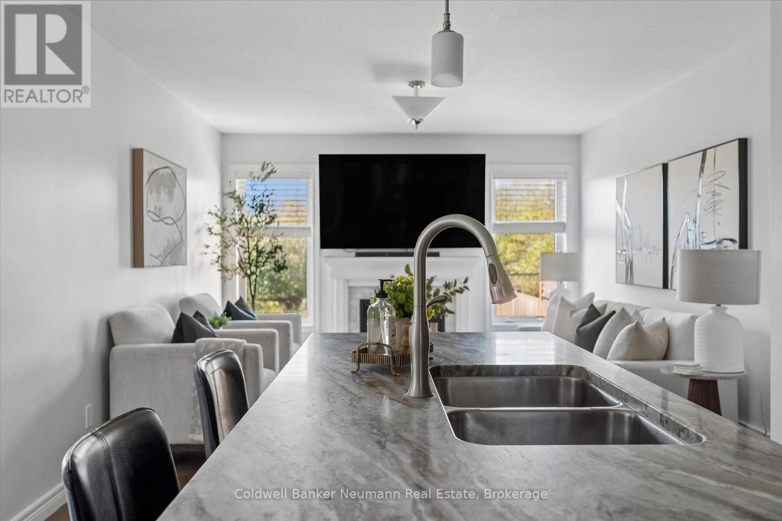 112 DAWES AVENUE - 21