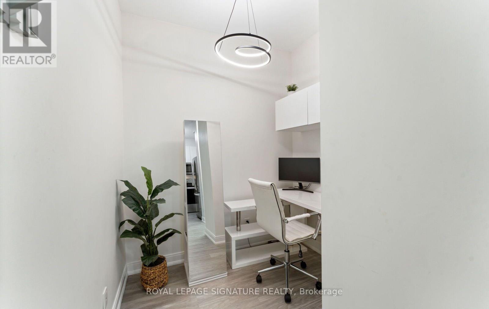 206- 88 Broadway Avenue, Toronto, ON photo 32