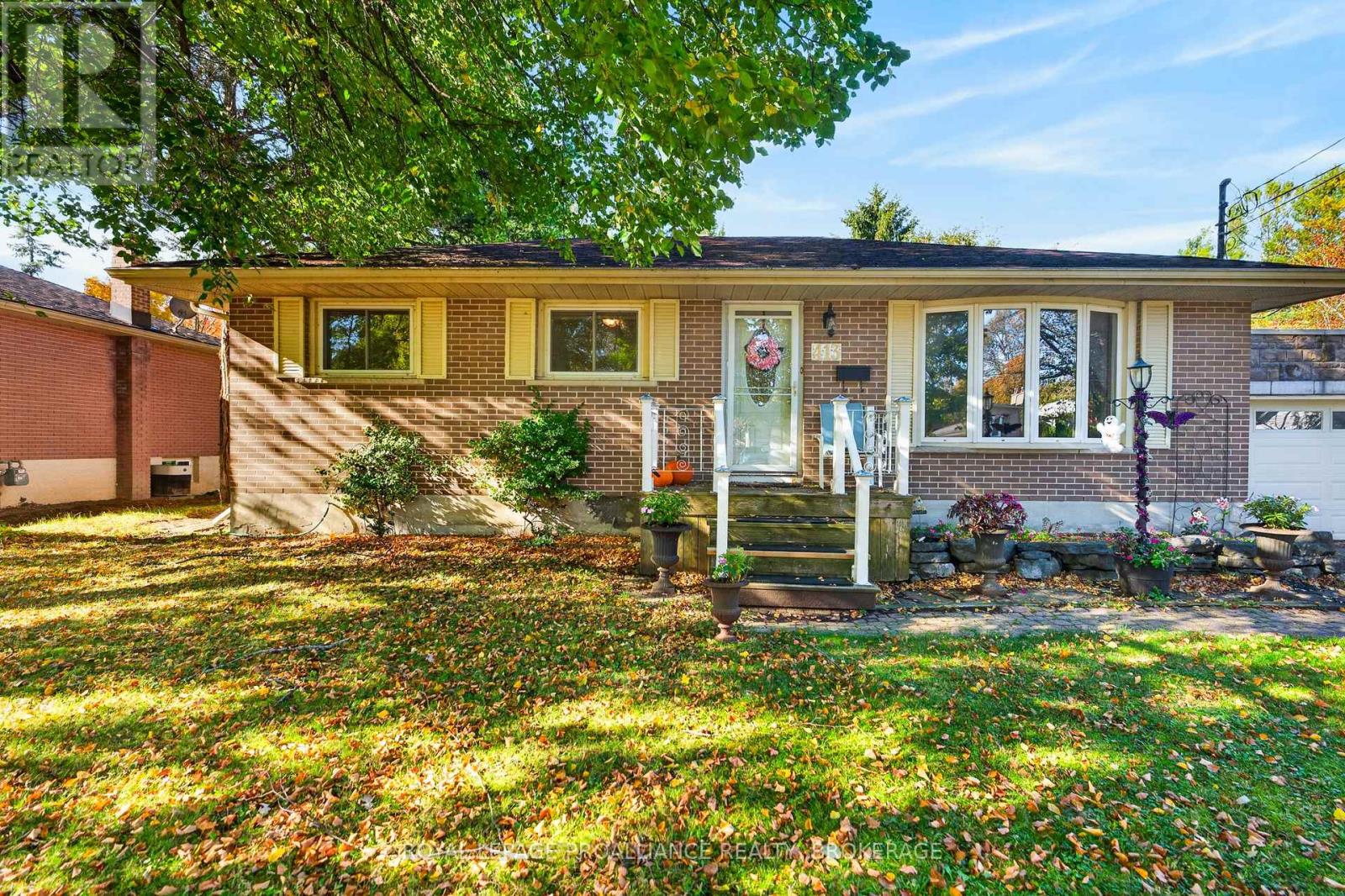 413 Maple Ridge photo 4