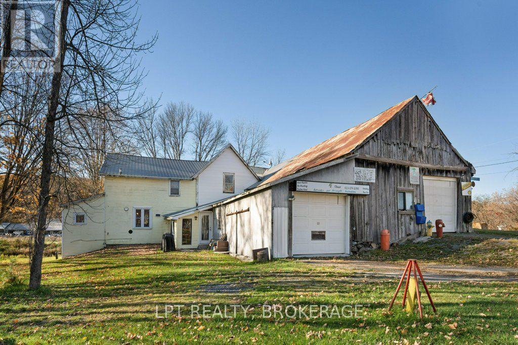 16 Westport photo 2
