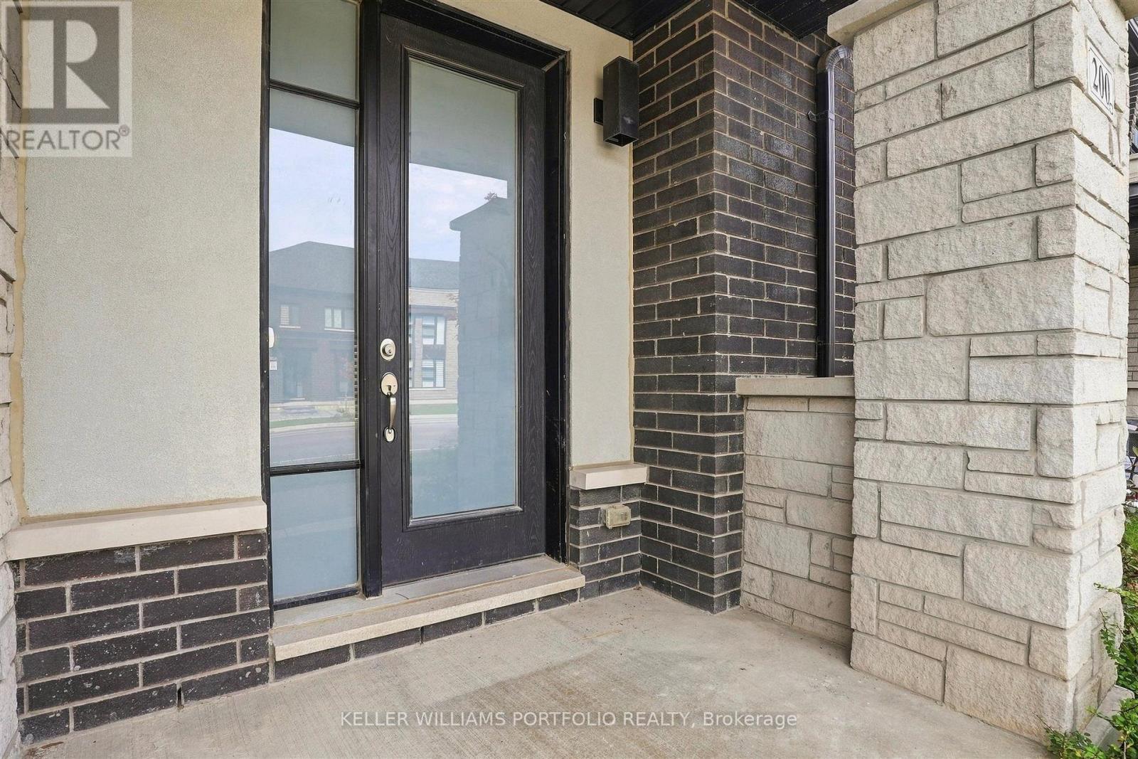 200 Coronation Road, Whitby, ON photo 5