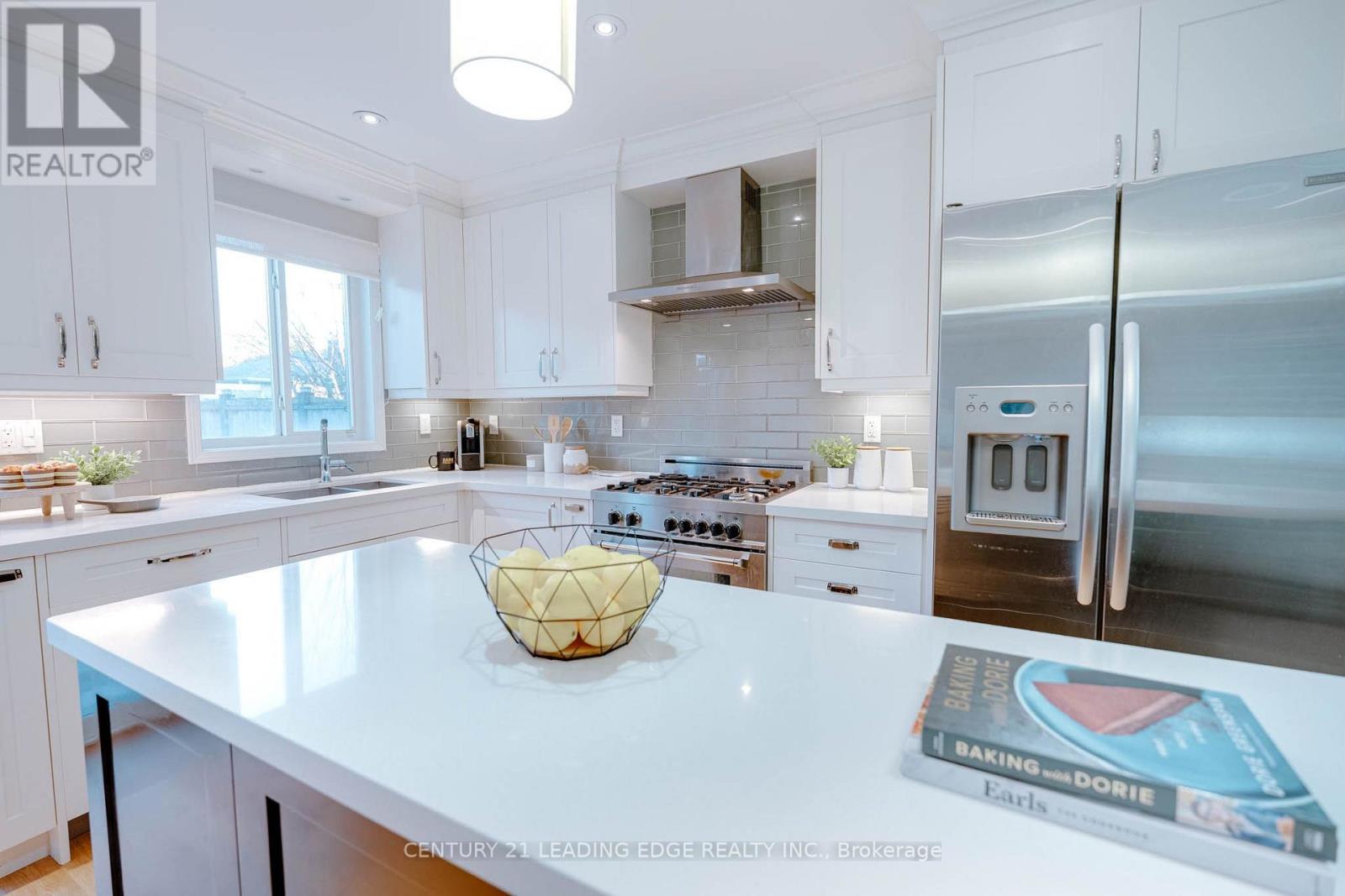 33 Neill Avenue, Whitby, ON photo 11