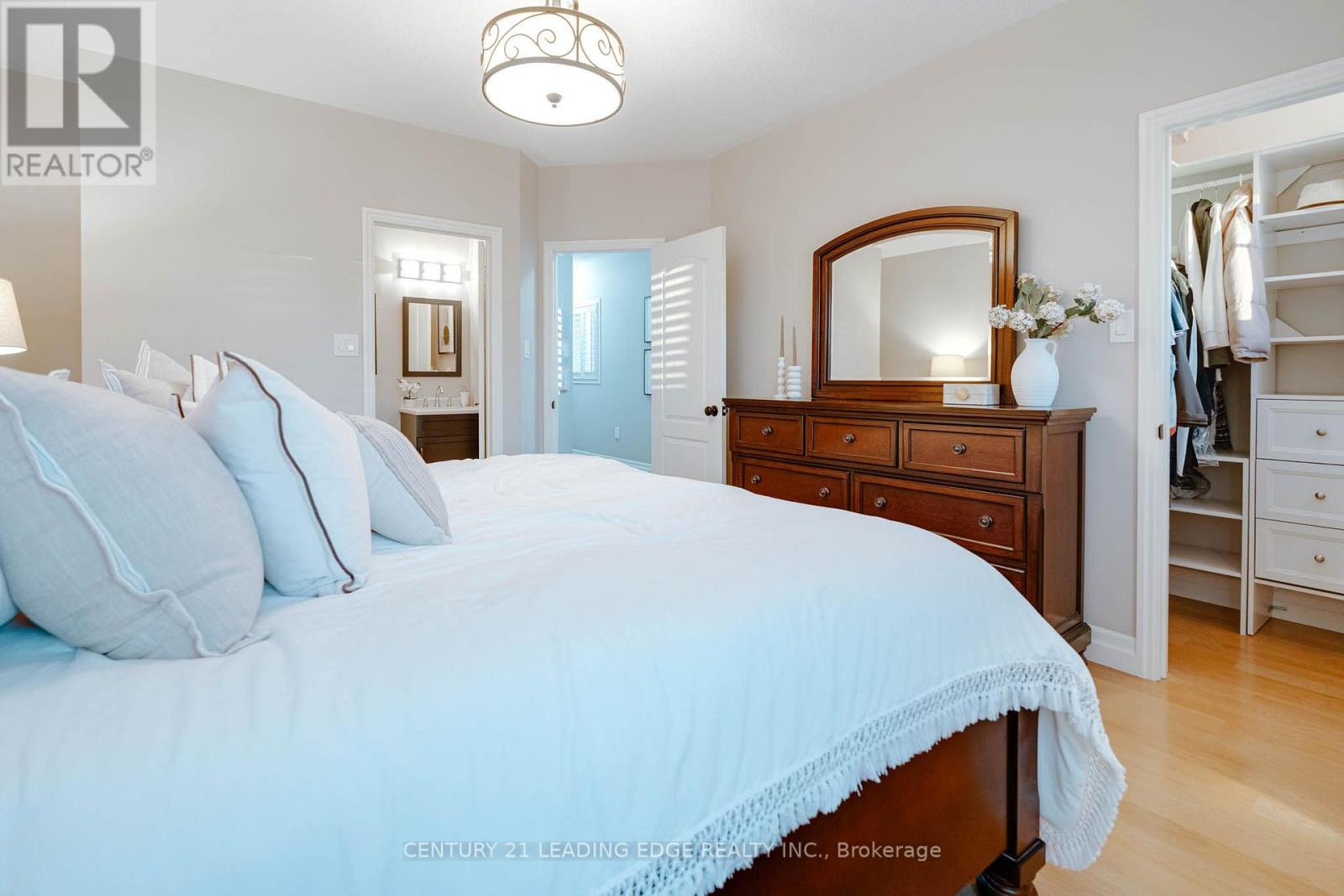 33 Neill Avenue, Whitby, ON photo 17