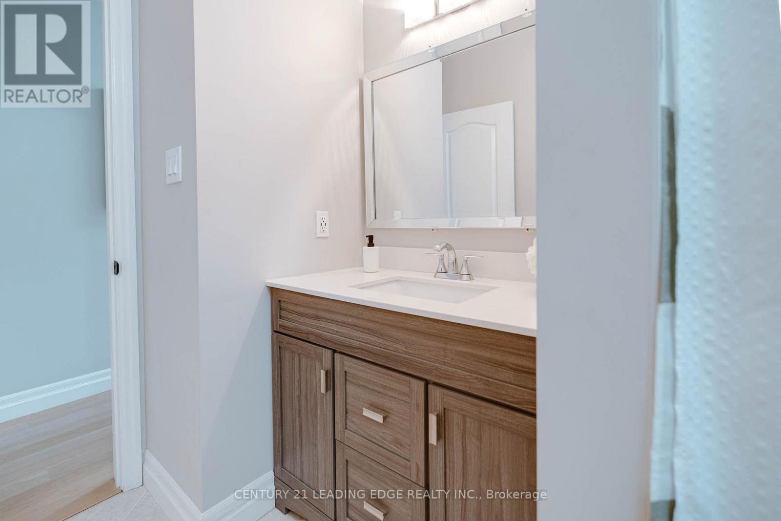 33 Neill Avenue, Whitby, ON photo 23