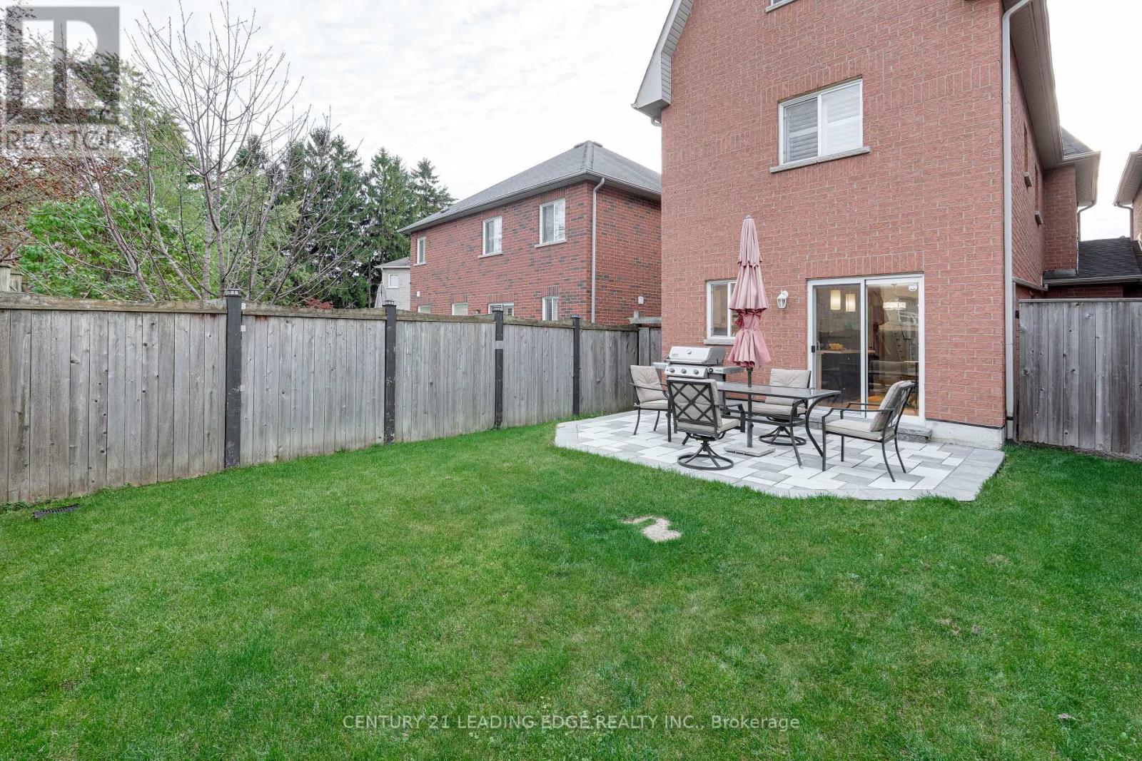 33 Neill Avenue, Whitby, ON photo 36