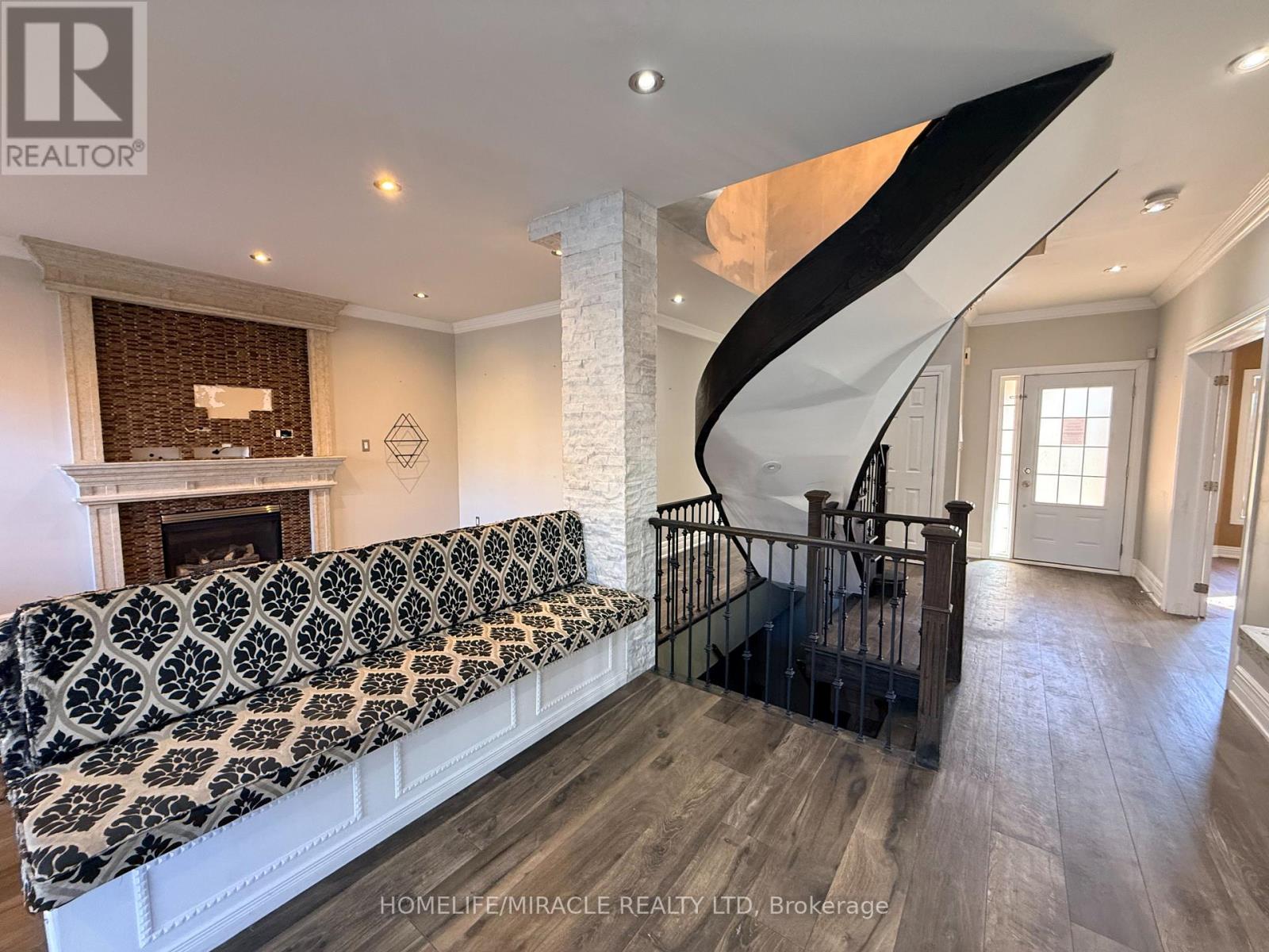 1786 Westcreek Drive, Pickering, ON photo 12