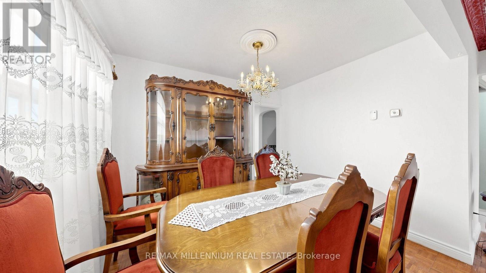 1159 Woodbine Avenue, Toronto, ON photo 12