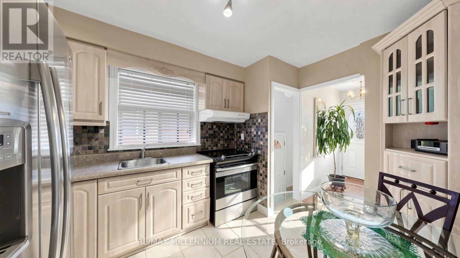 1159 Woodbine Avenue, Toronto, ON photo 17